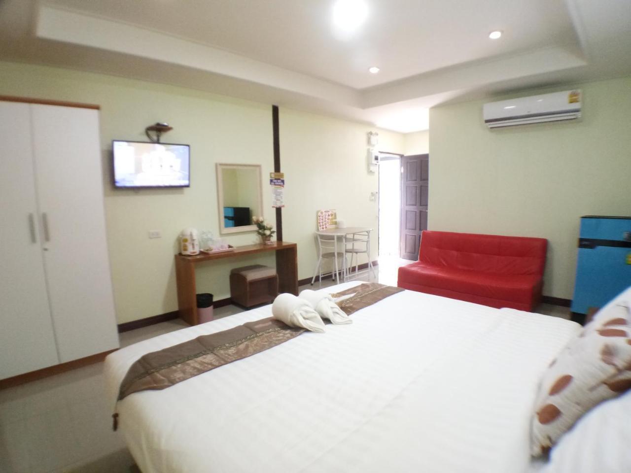 Hi Tech Resort Kabin Buri Rum bild