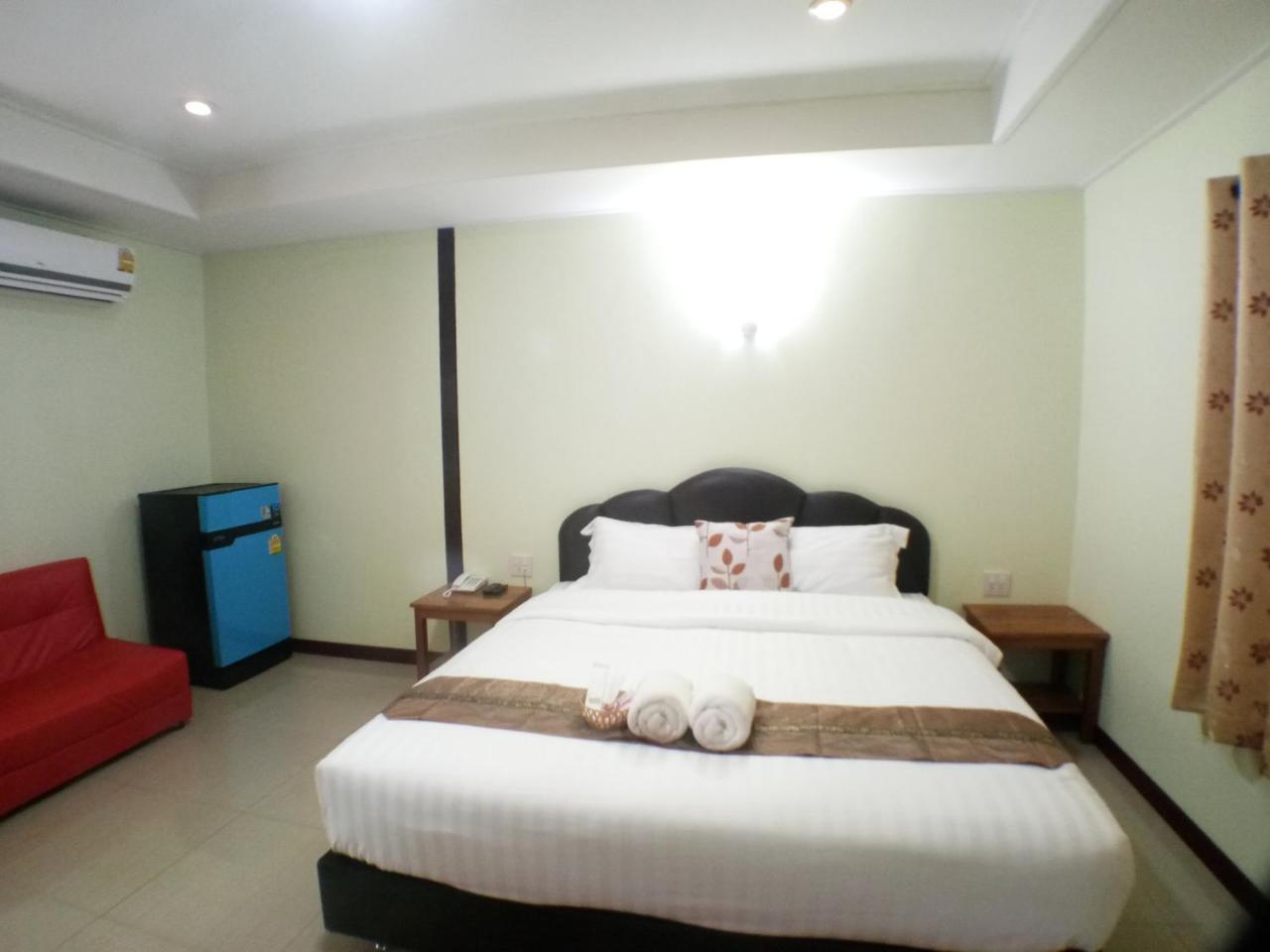 Hi Tech Resort Kabin Buri Exteriör bild