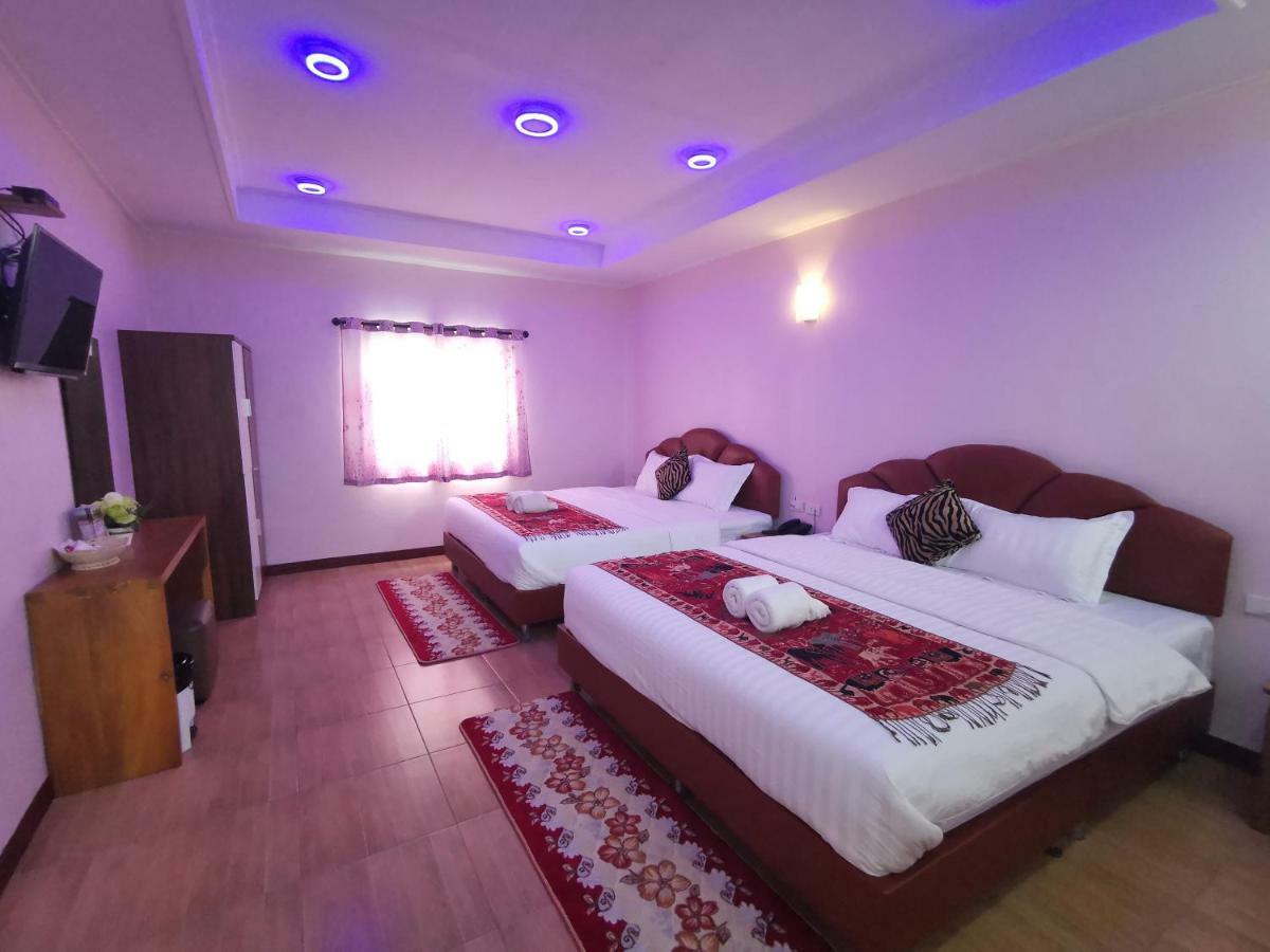 Hi Tech Resort Kabin Buri Exteriör bild