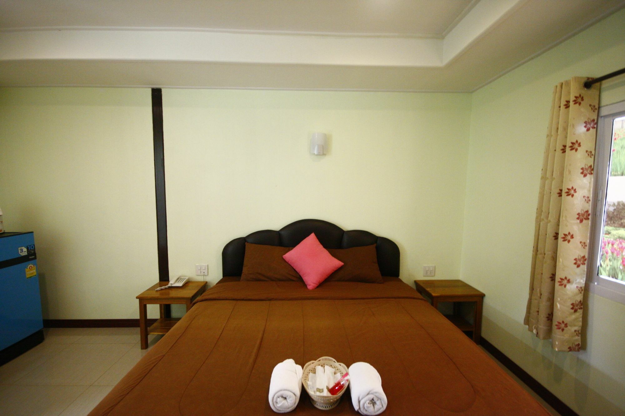 Hi Tech Resort Kabin Buri Exteriör bild